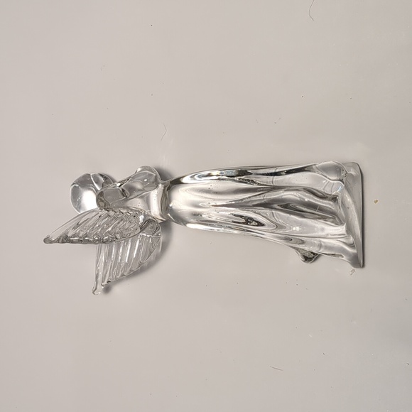 Clear glass praying angel figurine. 5 1/2". Heavy for its size. - Picture 3 of 5